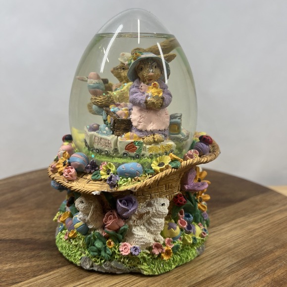 Easter Egg Spring Snow Globe Bunny Rabbit "Peter Cottontail" Music Box Video - Picture 1 of 7
